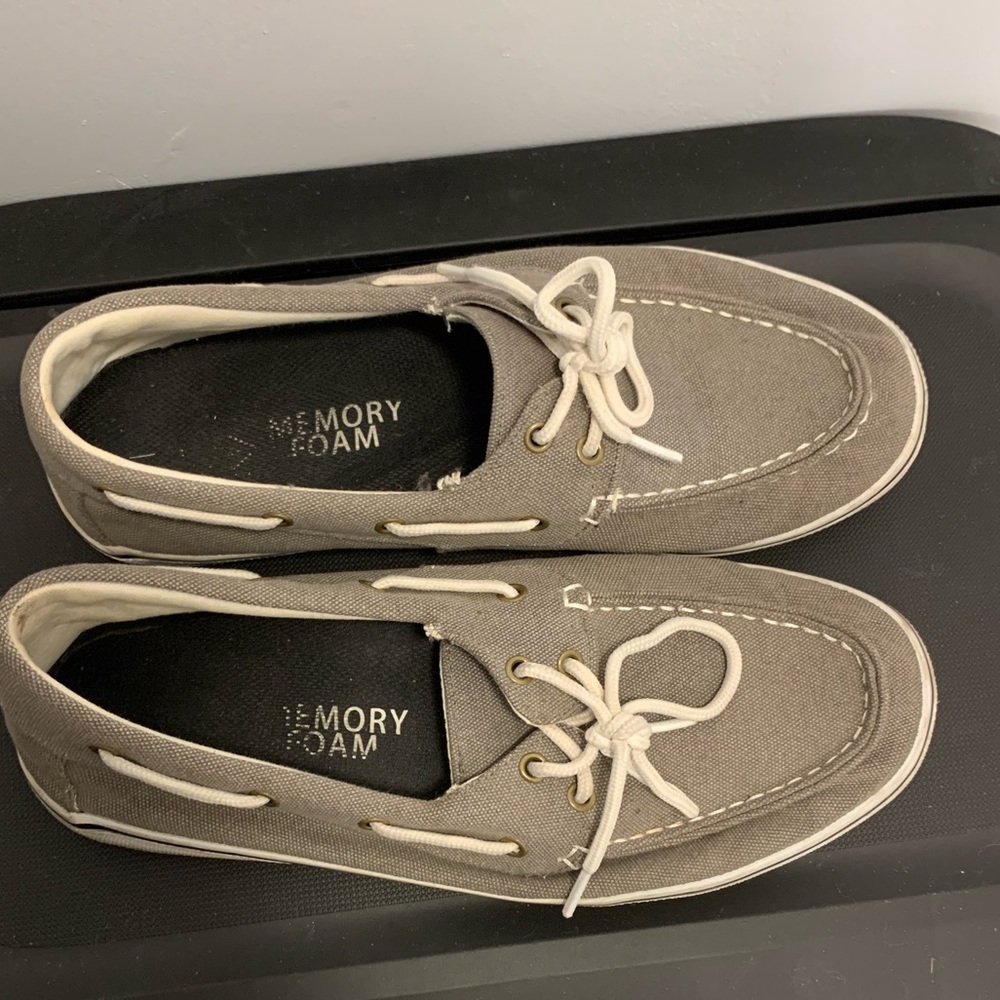 Grey boat shoes/sneakers